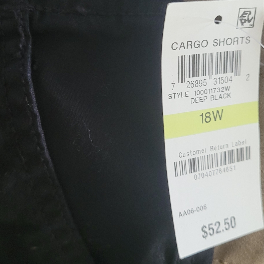 NWT $58. Style & Co. Black Cargo Shorts - 18W - Picture 9 of 10